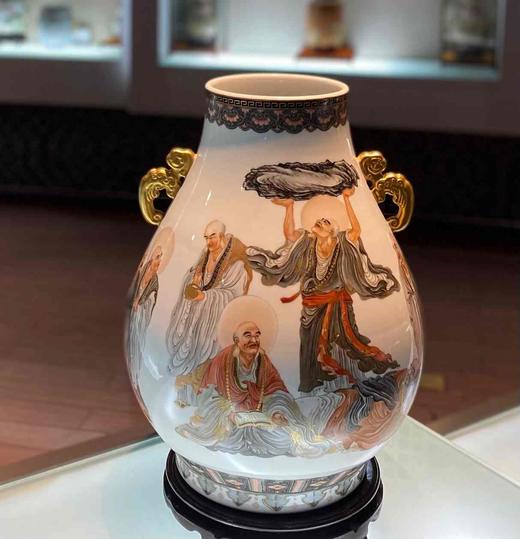 御瓷坊： 墨彩描金罗汉双耳福筒尊 商品图0