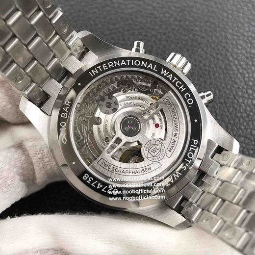 ZF原单品质，新品【翱翔蓝天 进击之梦】
飞行员系列新作IW388102系列，透底41ＭＭ。机芯结构同步原装，双面防眩晕蓝色镀膜。成就此卓越非凡的飞行腕表。 商品图5