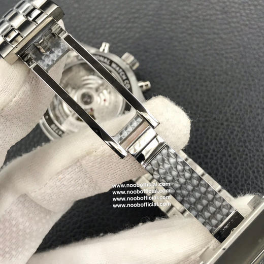 ZF原单品质，新品【翱翔蓝天 进击之梦】
飞行员系列新作IW388102系列，透底41ＭＭ。机芯结构同步原装，双面防眩晕蓝色镀膜。成就此卓越非凡的飞行腕表。 商品图8