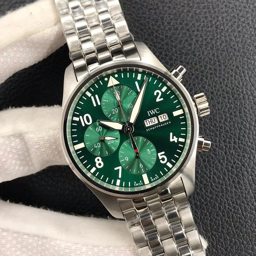 ZF原单品质，新品【翱翔蓝天 进击之梦】
飞行员系列新作IW388102系列，透底41ＭＭ。机芯结构同步原装，双面防眩晕蓝色镀膜。成就此卓越非凡的飞行腕表。 商品图13