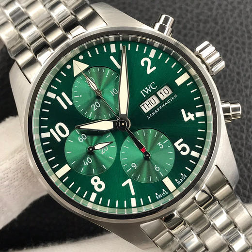 ZF原单品质，新品【翱翔蓝天 进击之梦】
飞行员系列新作IW388102系列，透底41ＭＭ。机芯结构同步原装，双面防眩晕蓝色镀膜。成就此卓越非凡的飞行腕表。 商品图9