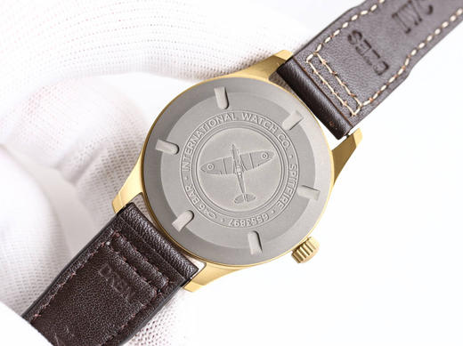 【TWC】万国青铜『纯进口青铜材质』 新品上市【马克系列再添新一成员 复古风格】万国飞行员系列马克18——IW327006腕表，隆重登场 商品图11