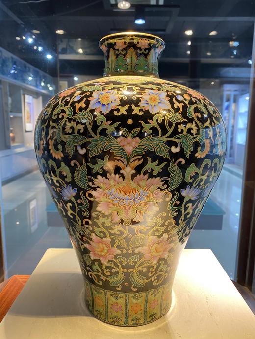 御瓷坊：乌金釉掐金丝西法洋莲纹梅瓶 商品图0