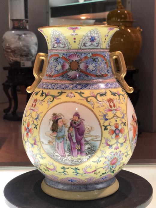 黄底扒花开窗八仙过海福筒瓶 商品图0