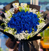 深情双眸---33支蓝色玫瑰【染色玫瑰】，2只可爱小熊（店内实物为准），外围满天星黄莺点缀（1166） 商品缩略图0