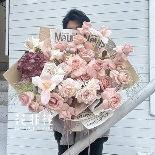 《卡布奇诺》低饱和度色系混搭花束 商品图0