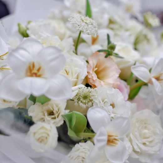 《骄傲》-清新郁金香蝴蝶兰高端花束 商品图3