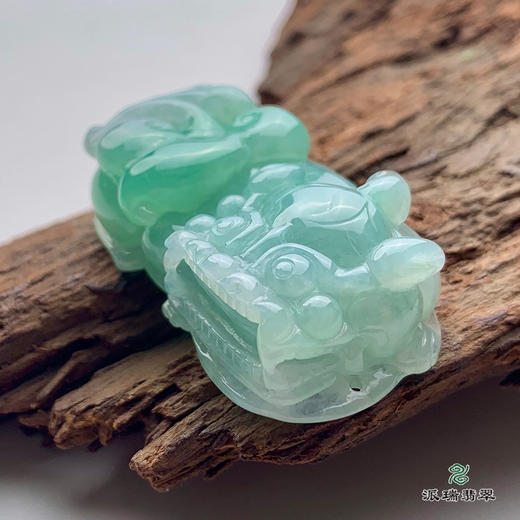 派瑞翡翠 翡翠挂件 糯种 绿色 商品图2