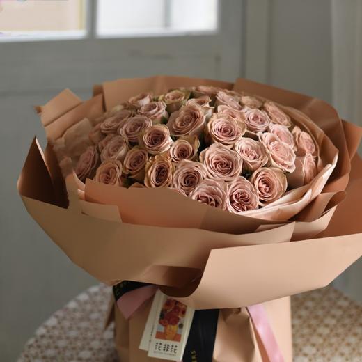 52枝卡布奇诺玫瑰 低饱和度颜色花束 商品图1