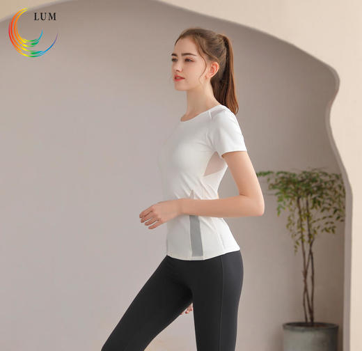 LUM39862露檬瑜伽运动短袖双面磨毛面料（含胸垫） 商品图6