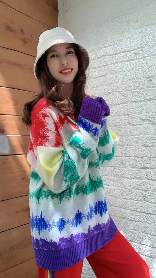 彩虹提花羊绒女衫 商品图5