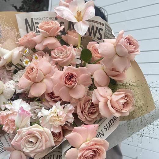 《卡布奇诺》低饱和度色系混搭花束 商品图3