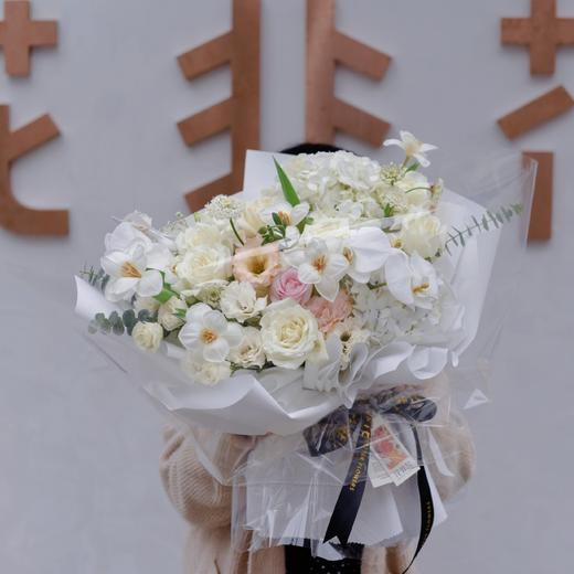 《骄傲》-清新郁金香蝴蝶兰高端花束 商品图0