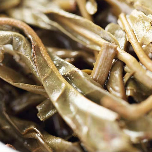 【收藏珍品】云南普洱茶 勐库戎氏2012年大叶青饼 普洱茶生茶500g 商品图4