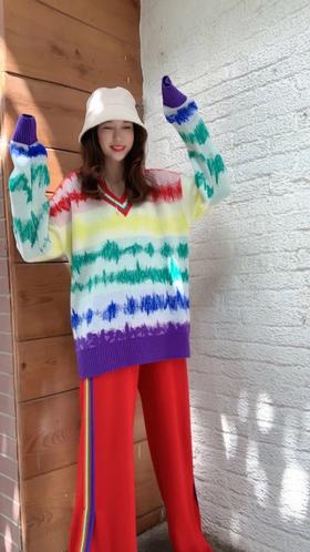 彩虹提花羊绒女衫