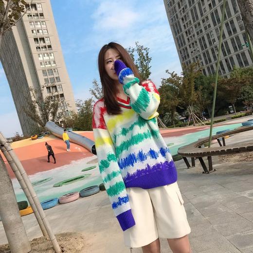 彩虹提花羊绒女衫 商品图2