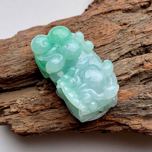 派瑞翡翠 翡翠挂件 糯种 绿色 商品图2