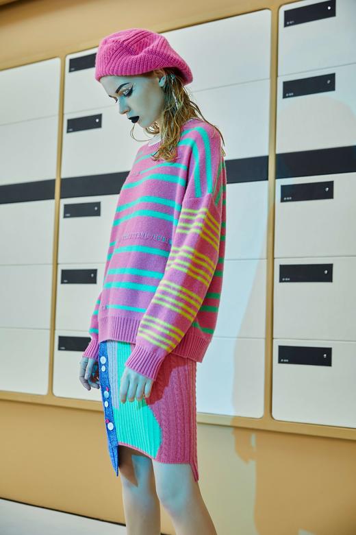 休闲羊绒女衫 商品图1