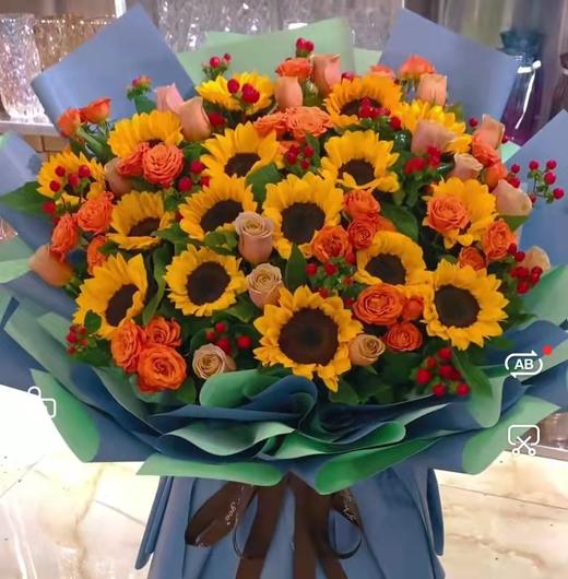 独一无二   19只向日葵+19只粉佳人玫瑰+橘色多头小玫瑰，红豆绿叶点缀（5040） 商品图0