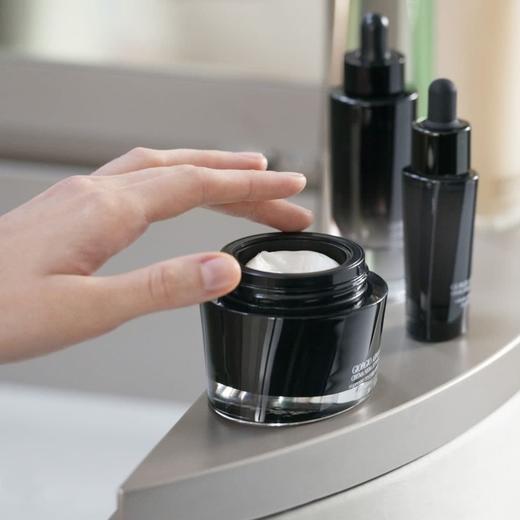 意大利 Armani阿玛尼 黑钥匙至臻奂颜紧致面霜 50ml 商品图5