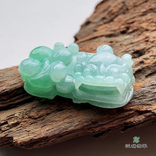 派瑞翡翠 翡翠挂件 糯种 绿色 商品图0