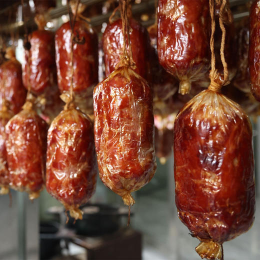 【CCTV专访】来自黑龙江鄂温克族的古法木熏火腿~含98%的森林猪肉  红肠丨怎么掰都是瘦肉丝，可以直接吃 也可以煎炒烹炸烤 商品图2