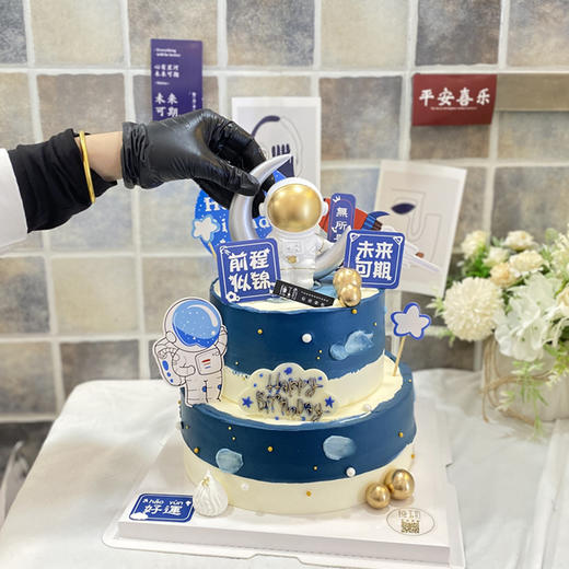 【定制款】宇航员蛋糕#大小朋友都爱的主题（（蛋糕需提前6小时下单，不接急单）【页面往下拉，有尺寸和口味选择】 商品图1