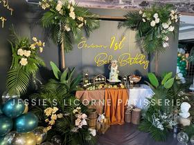 森系墨绿色动物甜品台