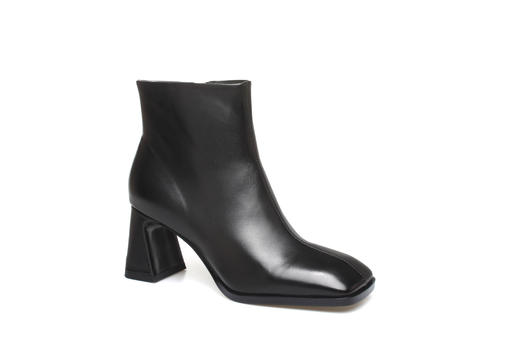 豪麟名鞋奥莱迪嘉女装牛皮革简约短靴DJYZO12WN221黑色  原价2660元 商品图0