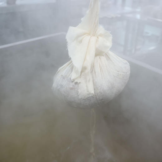 【CCTV专访】来自黑龙江鄂温克族的古法木熏火腿~含98%的森林猪肉  红肠丨怎么掰都是瘦肉丝，可以直接吃 也可以煎炒烹炸烤 商品图7