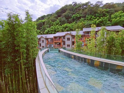 💦【九龙沟·樱花温泉假日酒店】
🎐避暑/登山/玩水/泡汤·暑假旺季周五不加价
🏞️游天然溪谷，吸山间负氧离子，泡品质舒适温泉… 商品图7