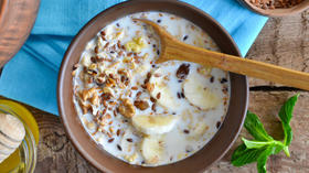 《周三养生热饮》——香蕉核桃燕麦奶