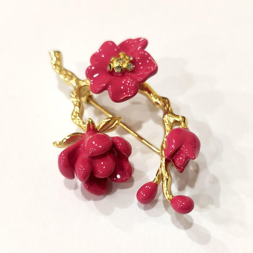 五峰红花玉兰胸针 商品图0