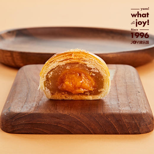 【经典莲蓉蛋黄酥】经典美味，酥香浓郁 商品图0
