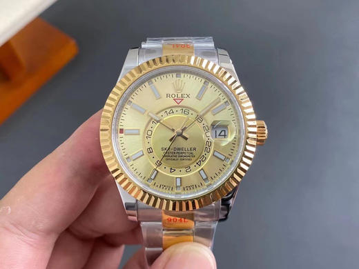 劳力士蚝式恒动SKY-DWELLER这款经典瞩目的腕表专为环球旅行人士而设计，不仅外观设计别开生面，而且是 精湛技术与简易操作的完美结合 商品图14