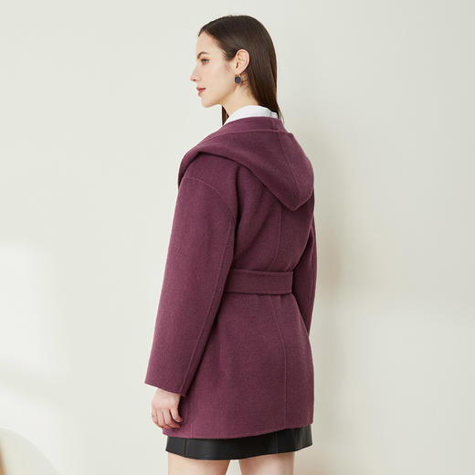 ND93Z斯尔丽[专柜同款]瑟俪2021冬新款时髦连帽款休闲气质女式大衣 商品图1