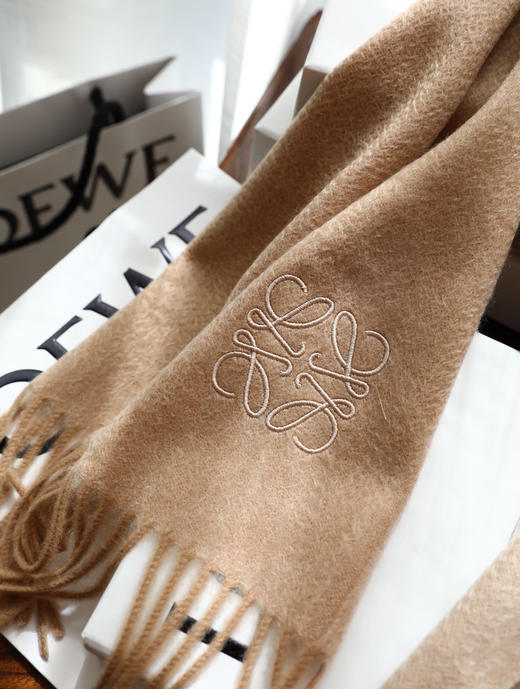 Loewe罗意威最新款双面双色围巾-沙色 商品图4