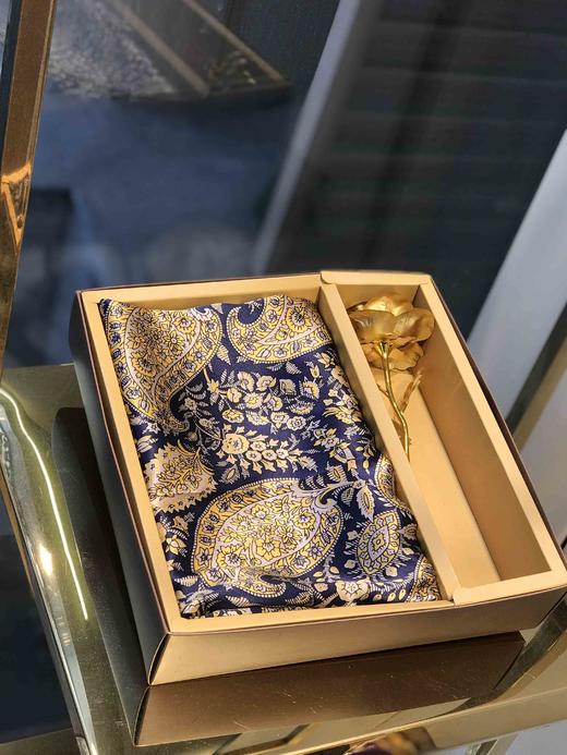 优品堂《雍容华贵》100％重磅桑蚕丝140Ⅹ140方巾 商品图9