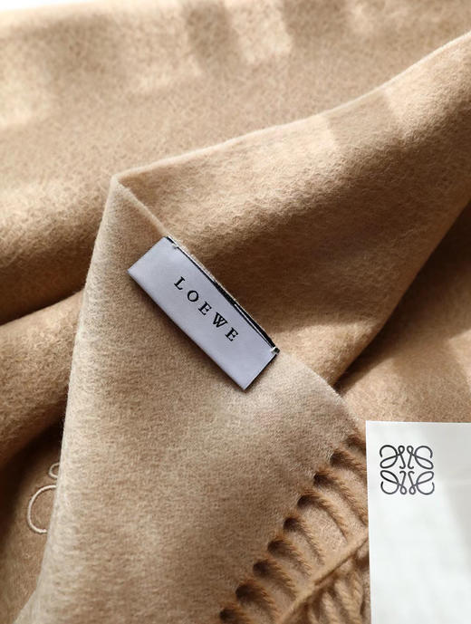 Loewe罗意威最新款双面双色围巾-沙色 商品图6