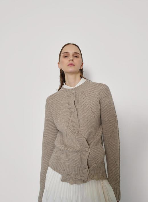 立体系扣针织上衣 商品图3