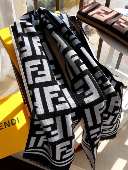 Fendi老花围巾-白色 商品图6
