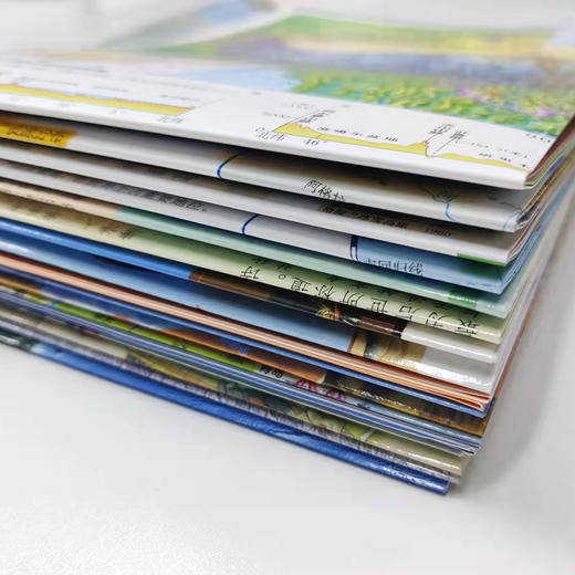 《藏在地图里的大百科》 8套共16幅图 2000个科普知识点 200个成语典故 62首中小学诗词 全新升级AR版 商品图6