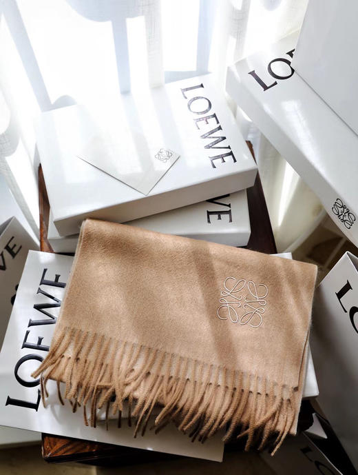 Loewe罗意威最新款双面双色围巾-沙色 商品图2