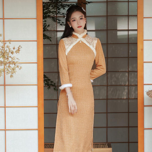 MC-992332 2021冬季新品加厚雪尼尔拼接冬季旗袍 复古风立领年轻改良版旗袍 商品图1