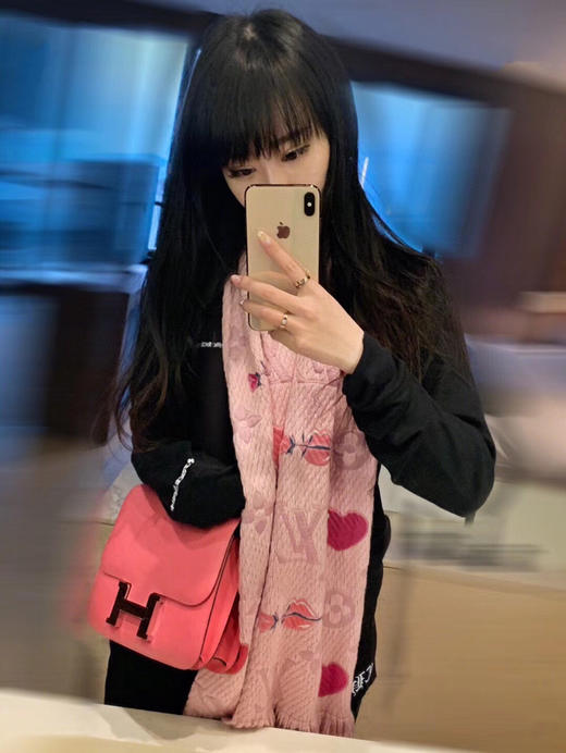 Lv粉色限量款围巾 商品图4