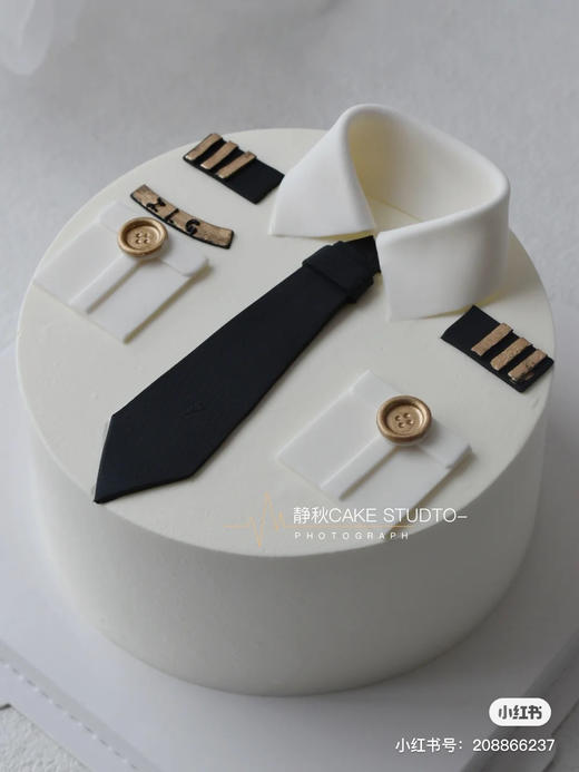 半翻糖制服蛋糕，全部装饰可食用，高端私人订制，需提前3天以上私信客服小妹，确定款式后预订 商品图2
