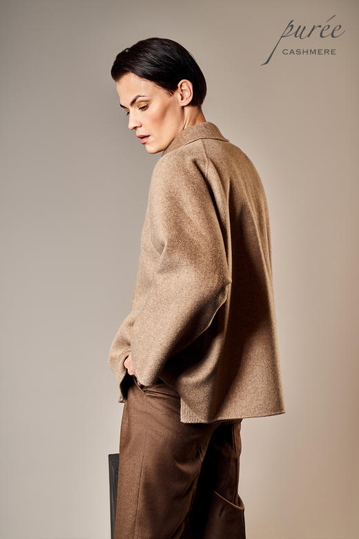 #1207「4 BUTTONS SHORT COAT   」85% WOOL 15% CASHMERE  大贴袋短大衣 商品图2