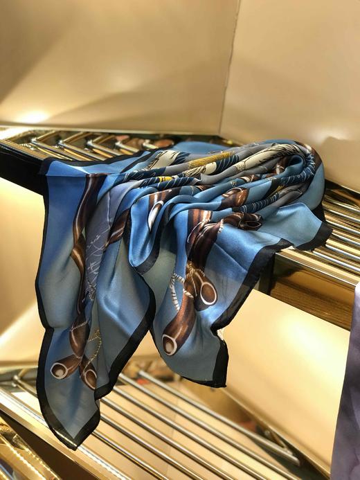 优品堂《迷缀》100％桑蚕丝70方巾 商品图4