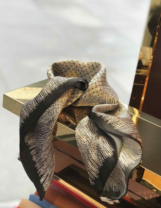 优品堂《迷缀》100％桑蚕丝70方巾 商品图2