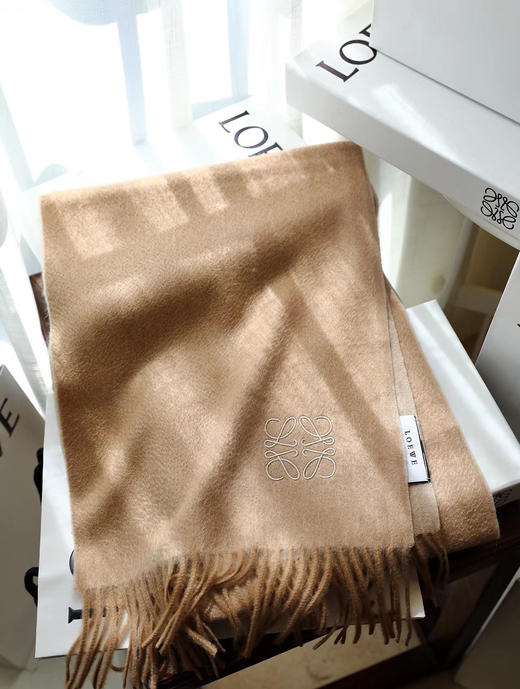 Loewe罗意威最新款双面双色围巾-沙色 商品图3